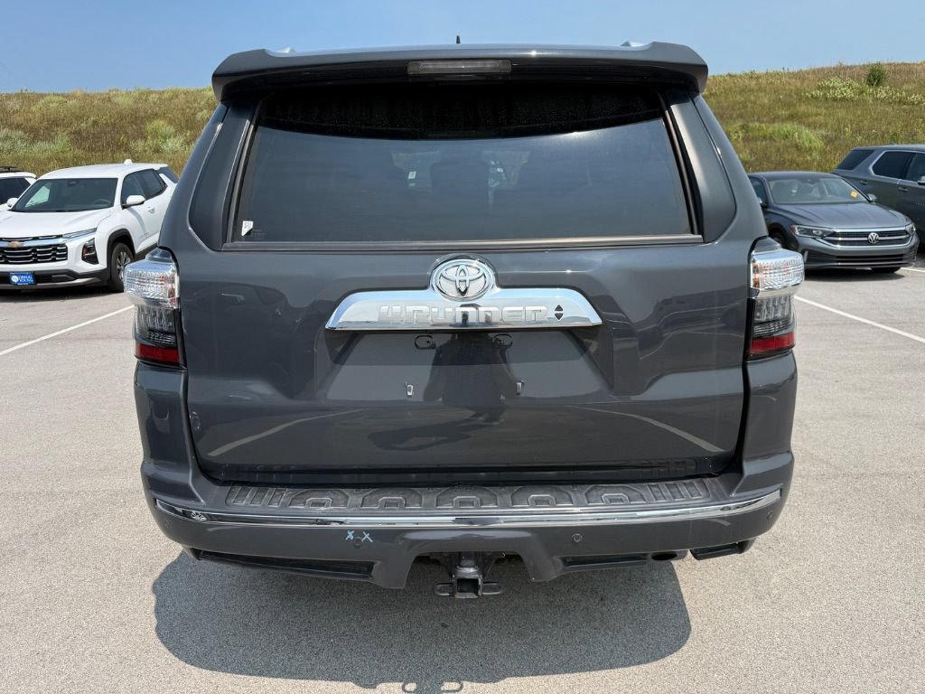 Used 2024 Toyota 4Runner Limited AWD/4WD image 4