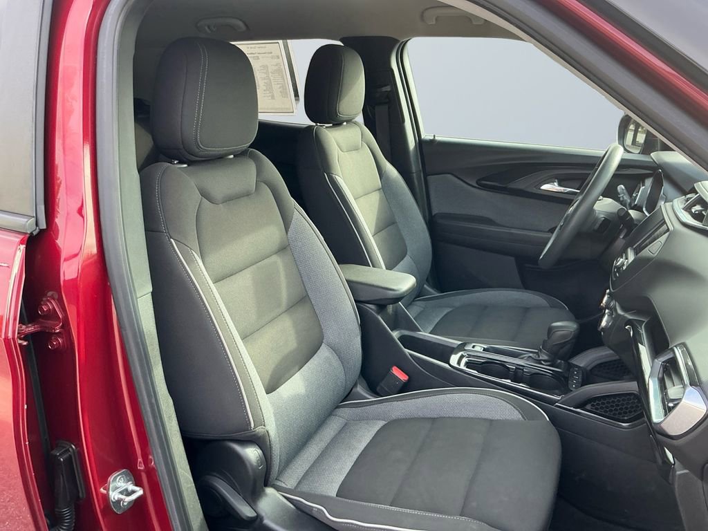 Used 2022 Chevrolet TrailBlazer LT w/ Driver Confidence Package image 16