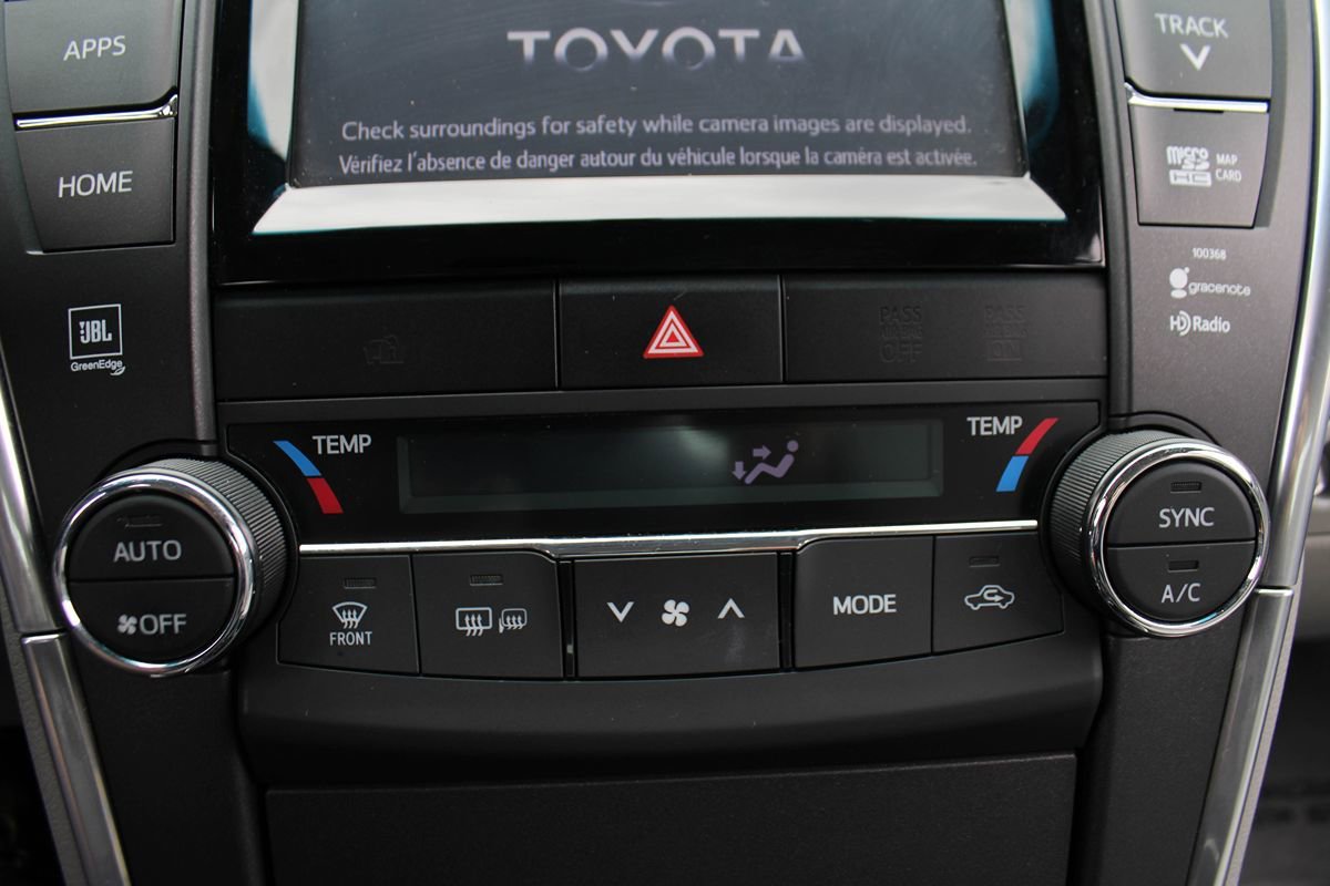 Used 2015 Toyota Camry XLE FWD image 33