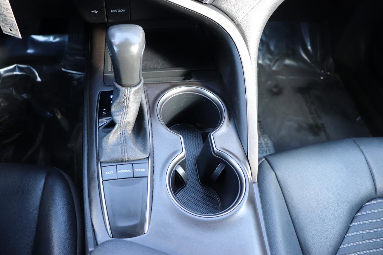 Used 2024 Toyota Camry SE image 33