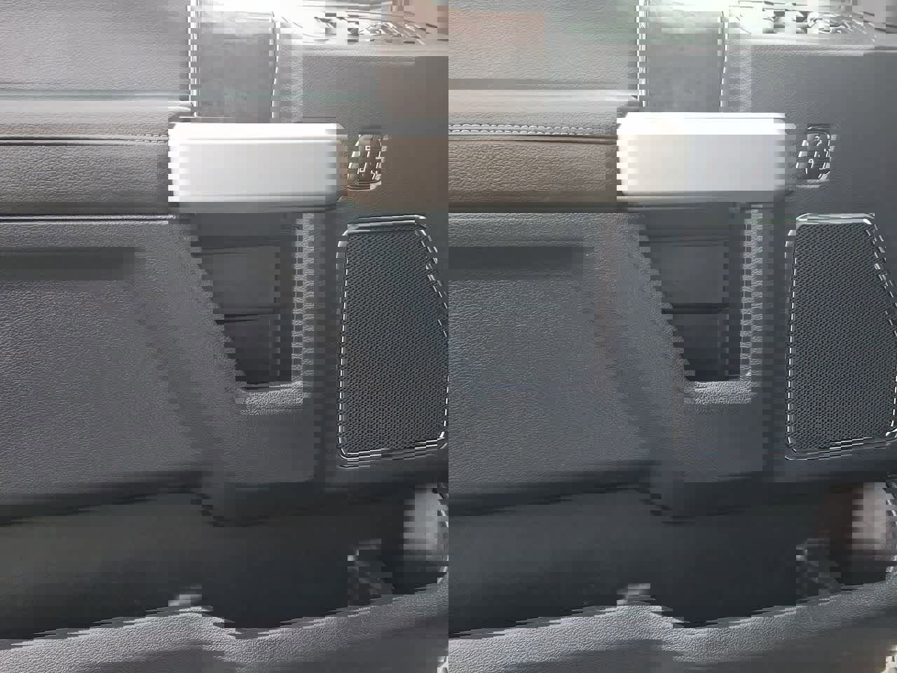 Used 2022 Ford F250 Lariat w/ Black Appearance Package image 16