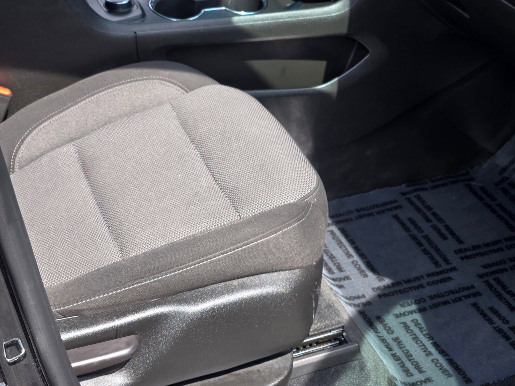 Used 2023 Chevrolet Traverse LT image 8