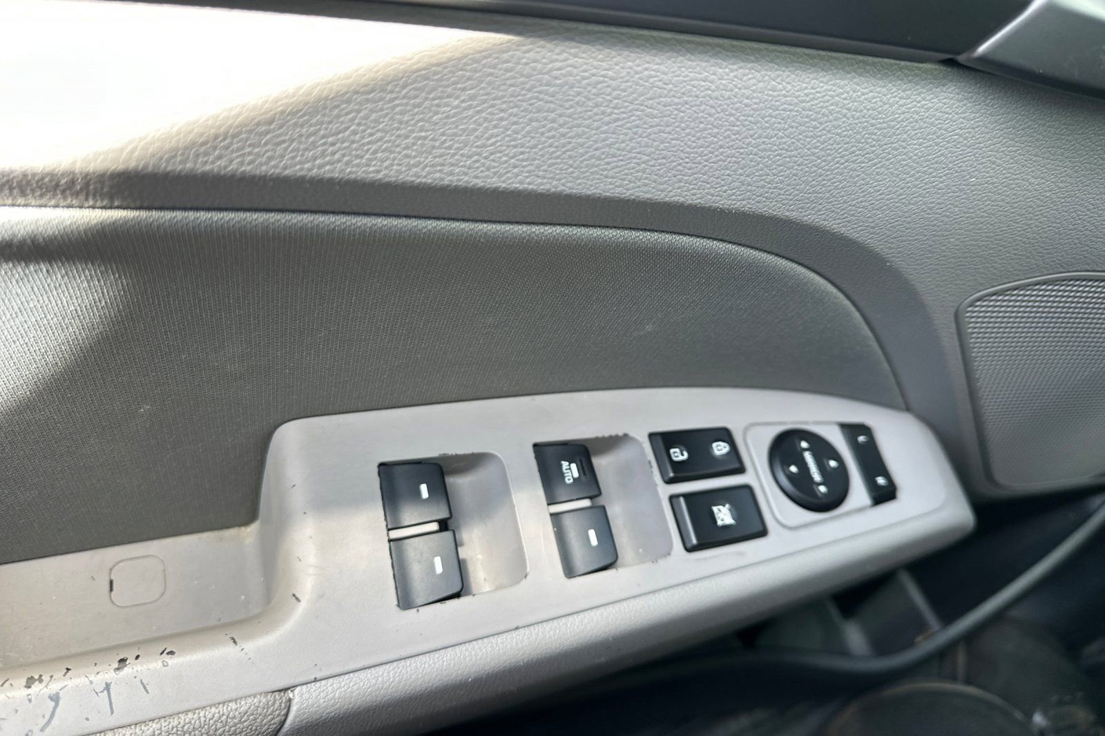 Used 2018 Hyundai Elantra Value Edition FWD image 8