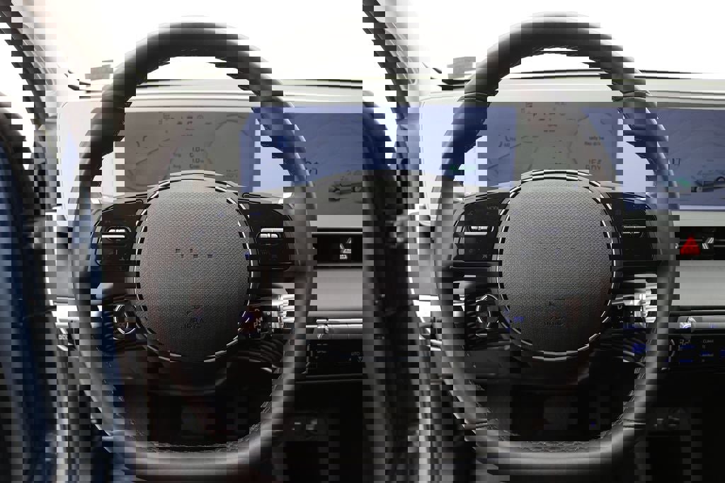 Used 2023 Hyundai Ioniq 5 SE w/ Cargo Package image 17