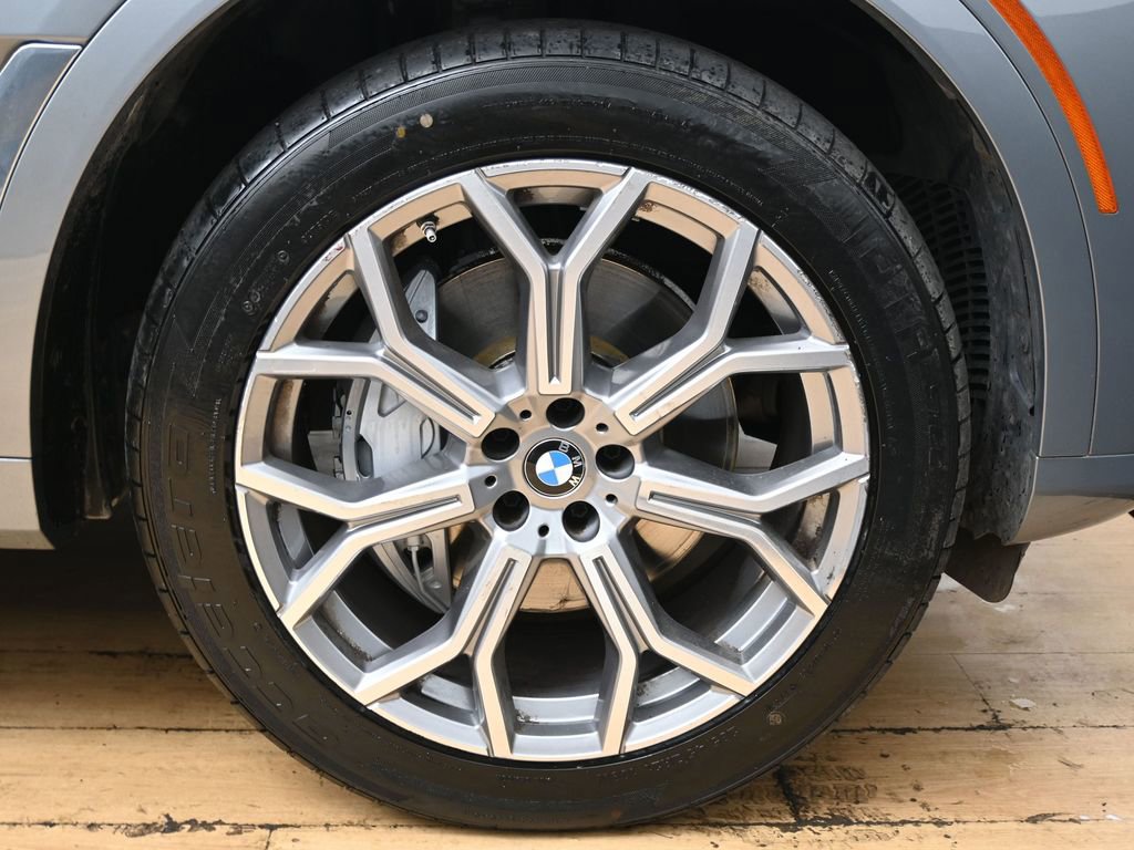 Used 2025 BMW X7 xDrive40i AWD/4WD image 15