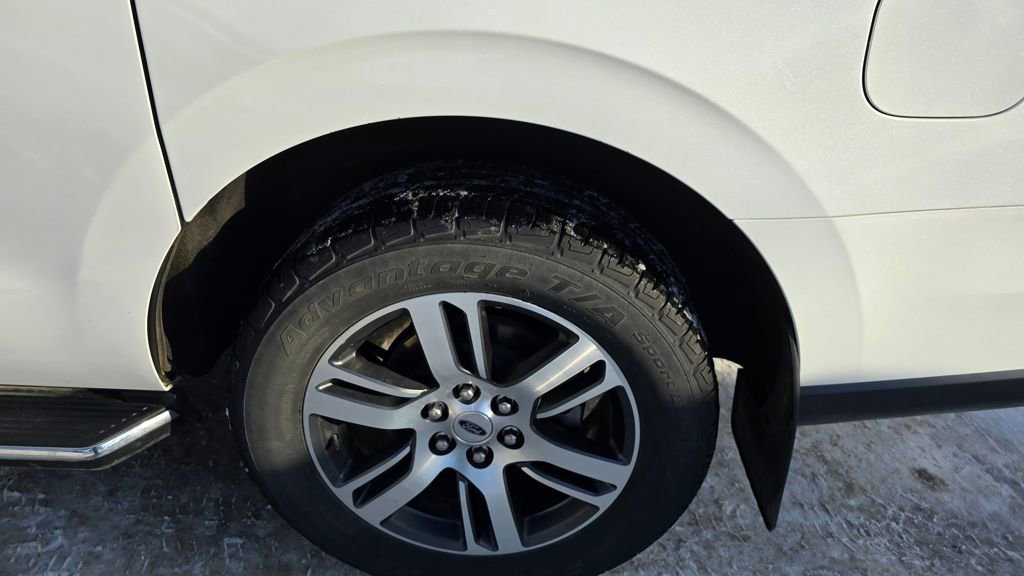 Used 2023 Ford Expedition Max XLT image 13