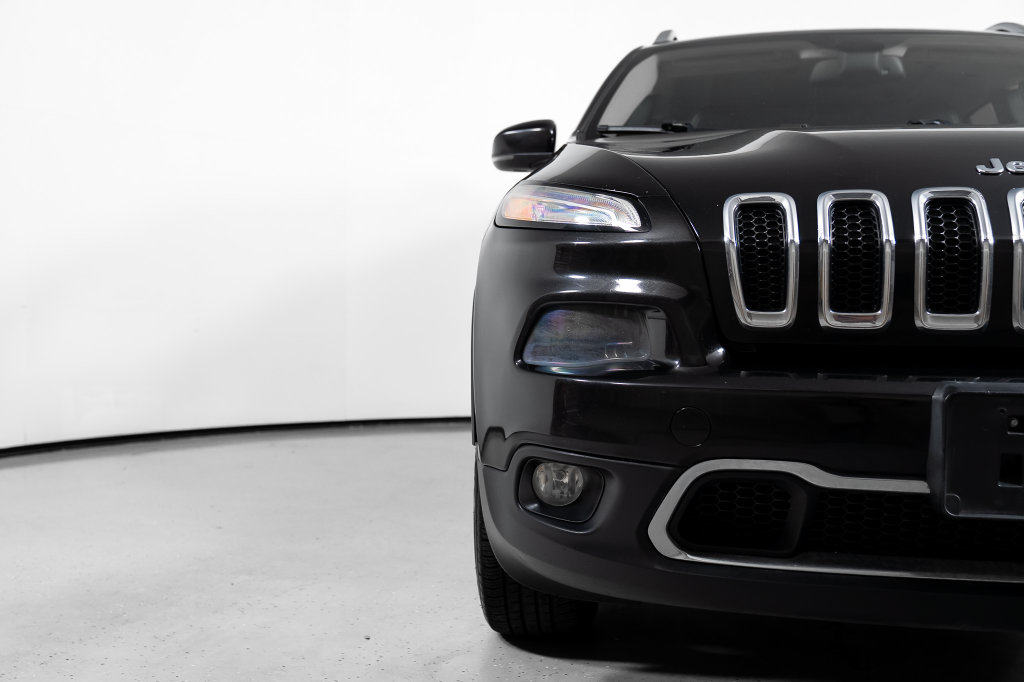 Used 2014 Jeep Cherokee Limited AWD/4WD image 16