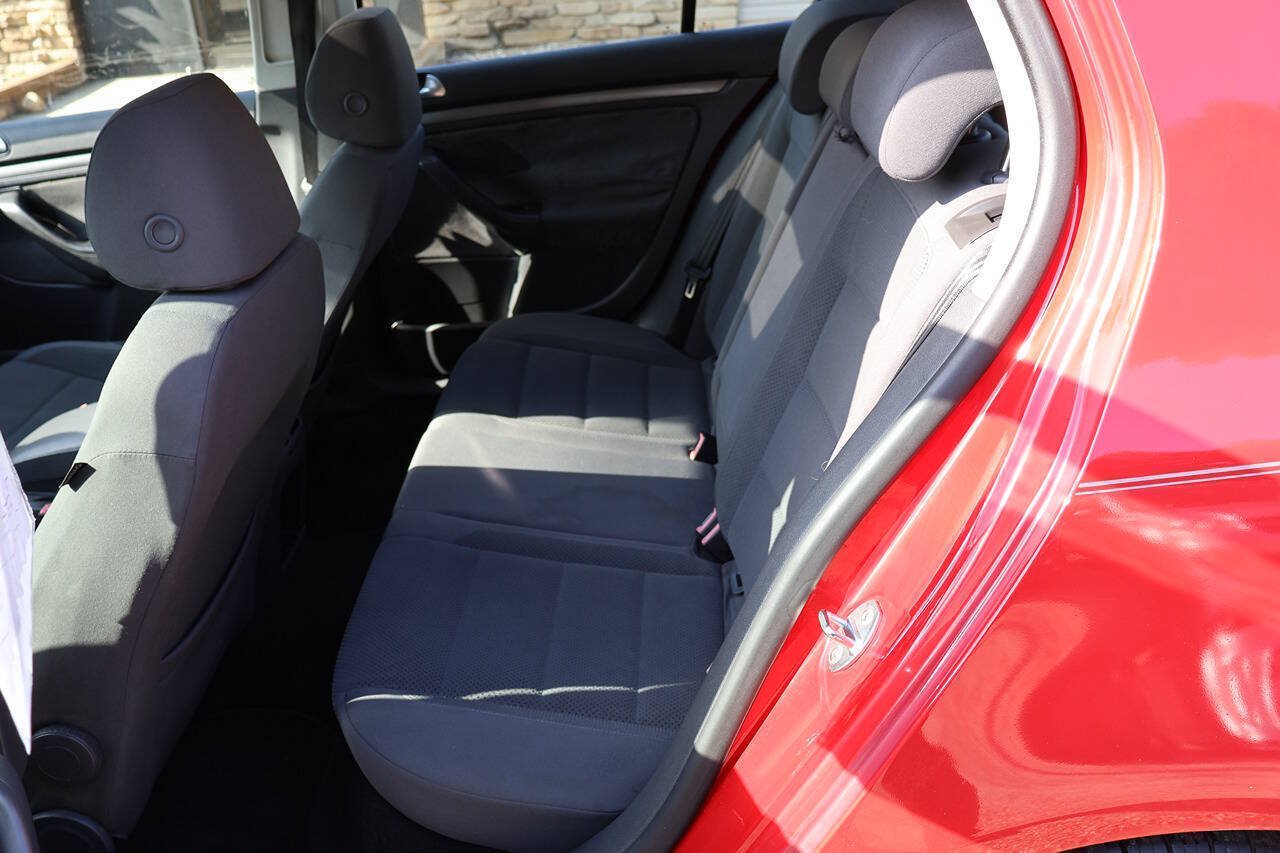 Used 2007 Volkswagen Rabbit 4-Door FWD image 16