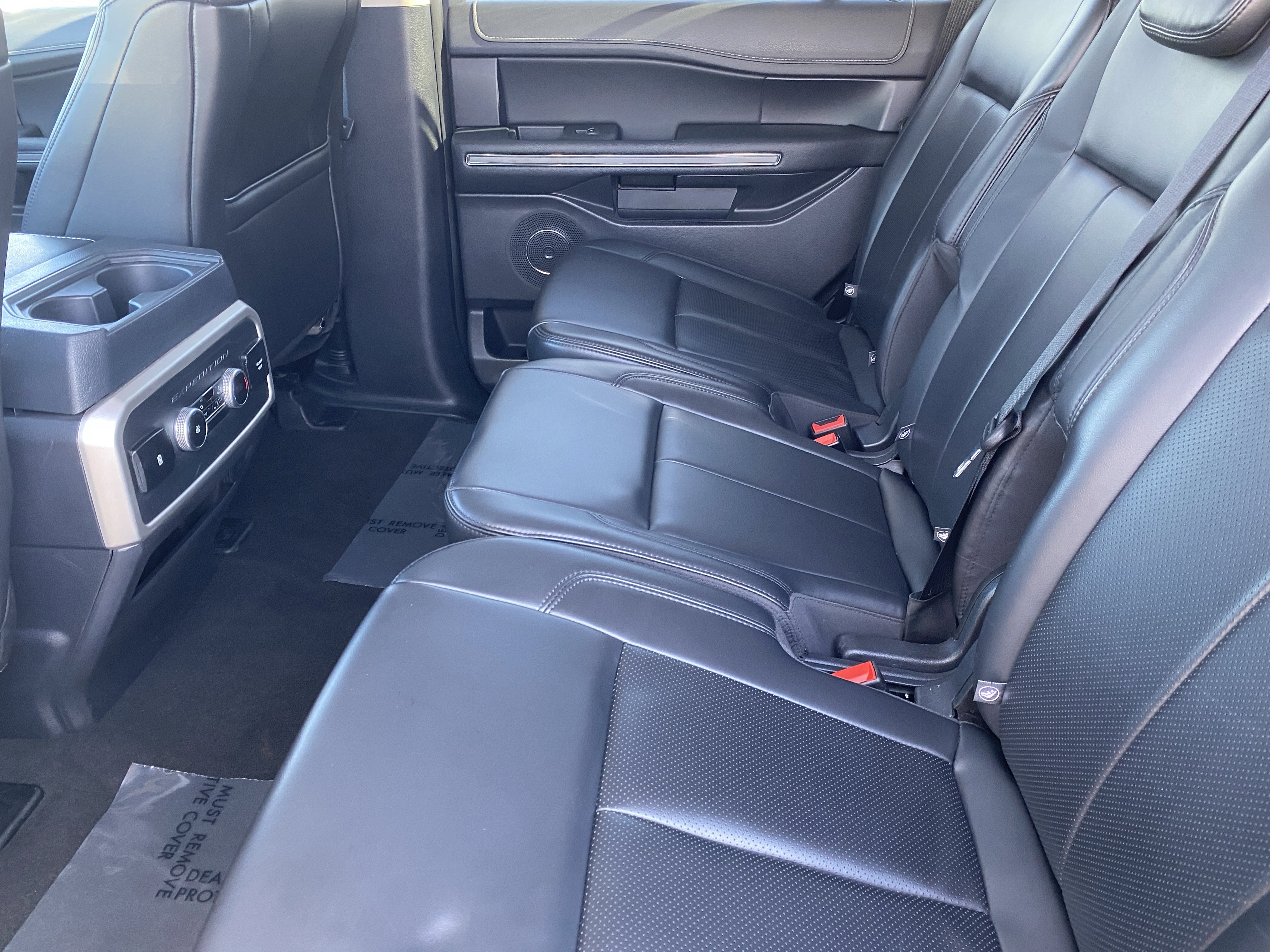 Used 2024 Ford Expedition XLT image 14