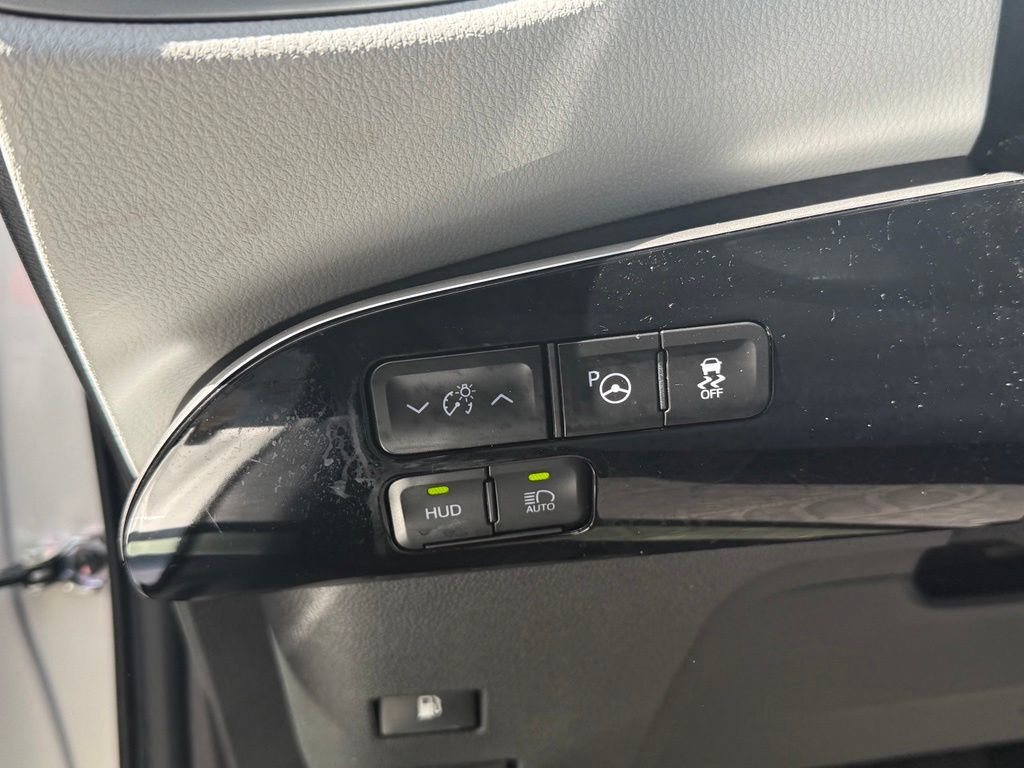 Used 2020 Toyota Prius XLE w/ Advanced Technology Package AWD/4WD image 14