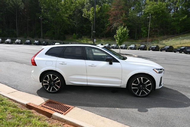 Used 2024 Volvo XC60 B5 Ultimate AWD/4WD image 14
