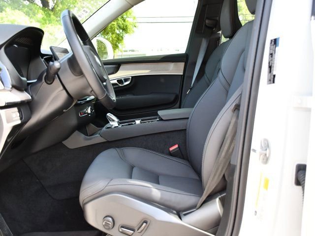 Used 2025 Volvo XC90 T8 Plus w/ Protection Package Premier AWD/4WD image 13