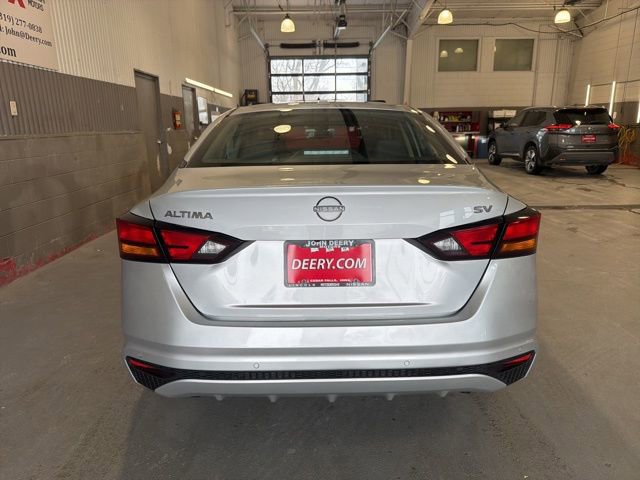 Used 2024 Nissan Altima 2.5 SV image 4