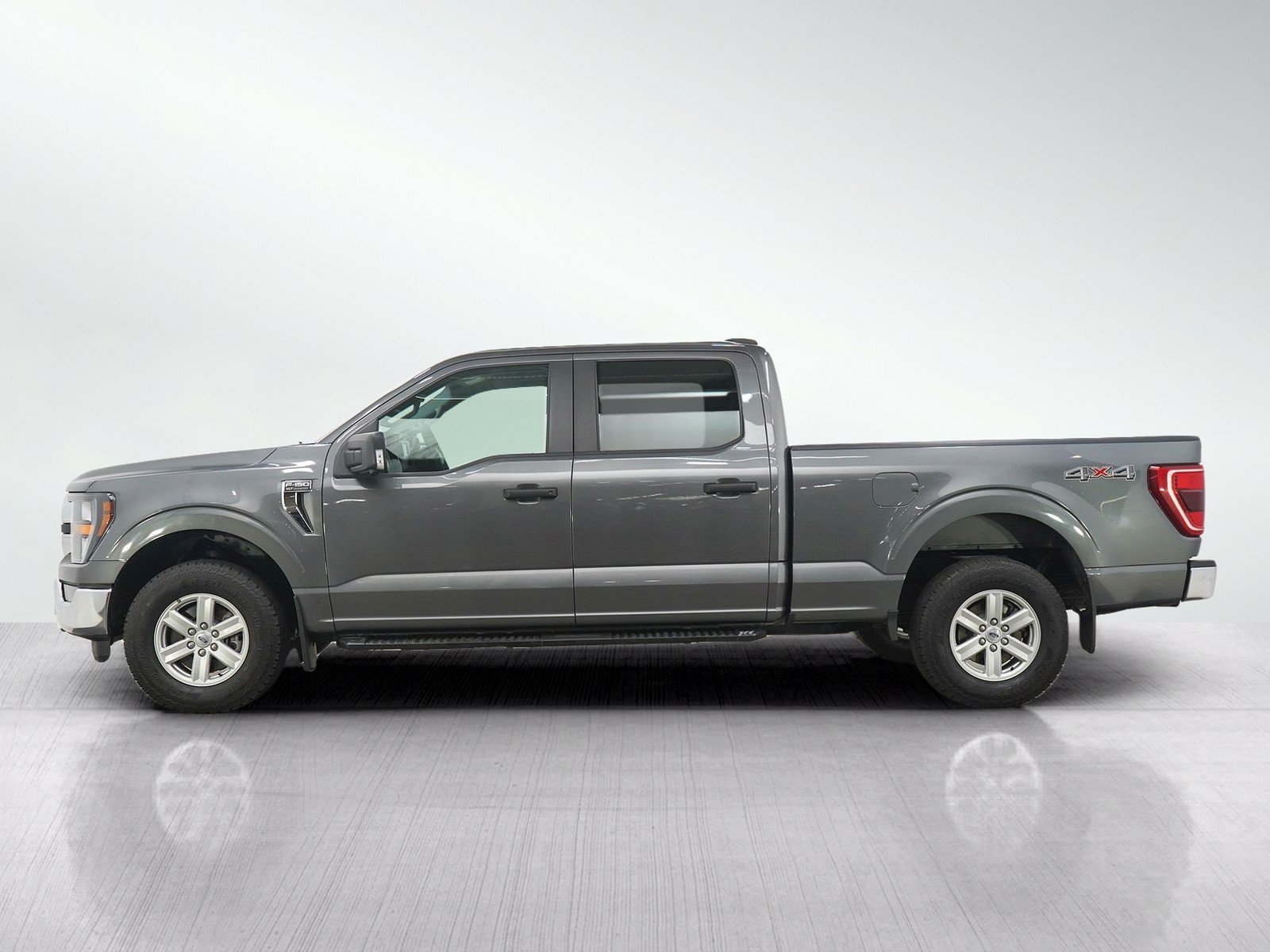 Used 2023 Ford F150 XLT w/ Trailer Tow Package AWD/4WD image 3