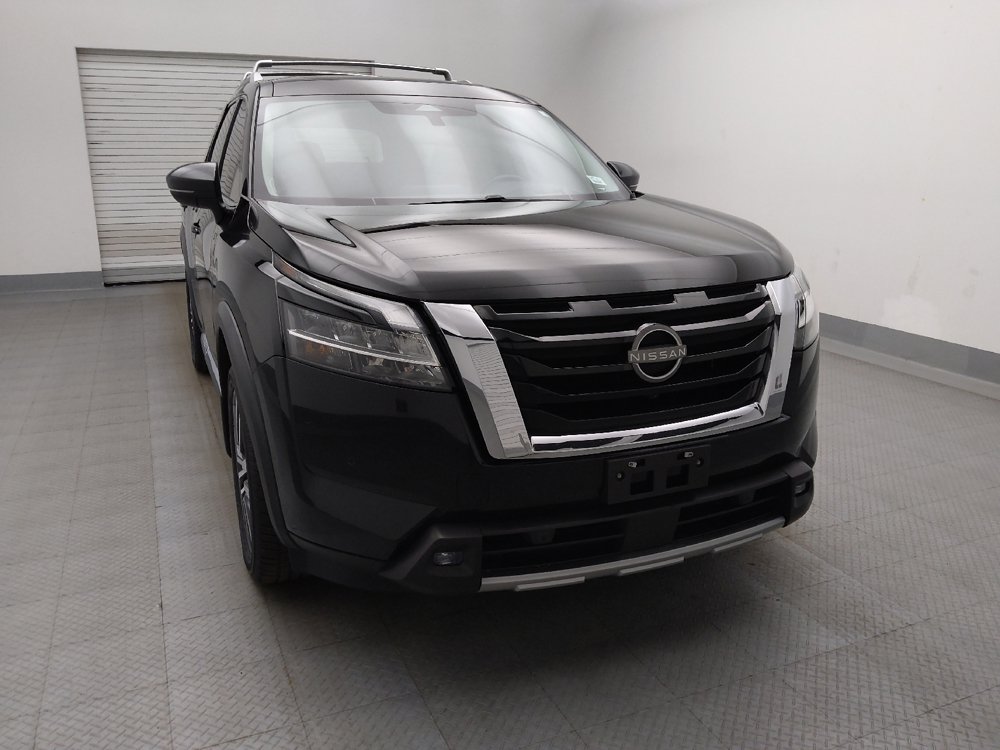 Used 2022 Nissan Pathfinder Platinum w/ Cargo Package FWD image 14