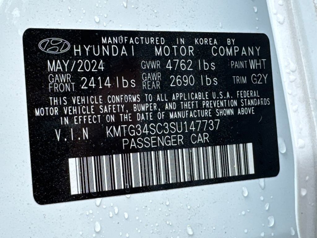 Used 2025 Genesis G70 2.5T RWD image 32