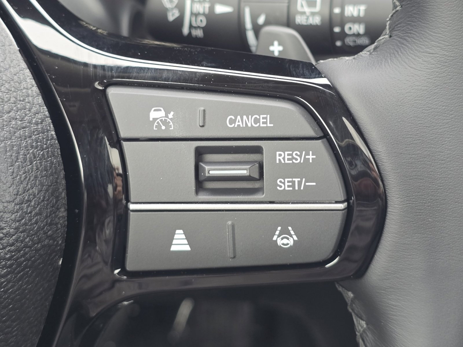 New 2025 Honda Pilot Touring image 33