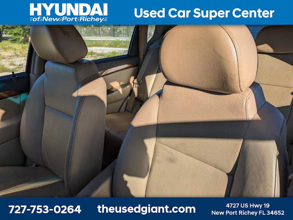 Used 2011 Chevrolet Aveo5 LT FWD image 3