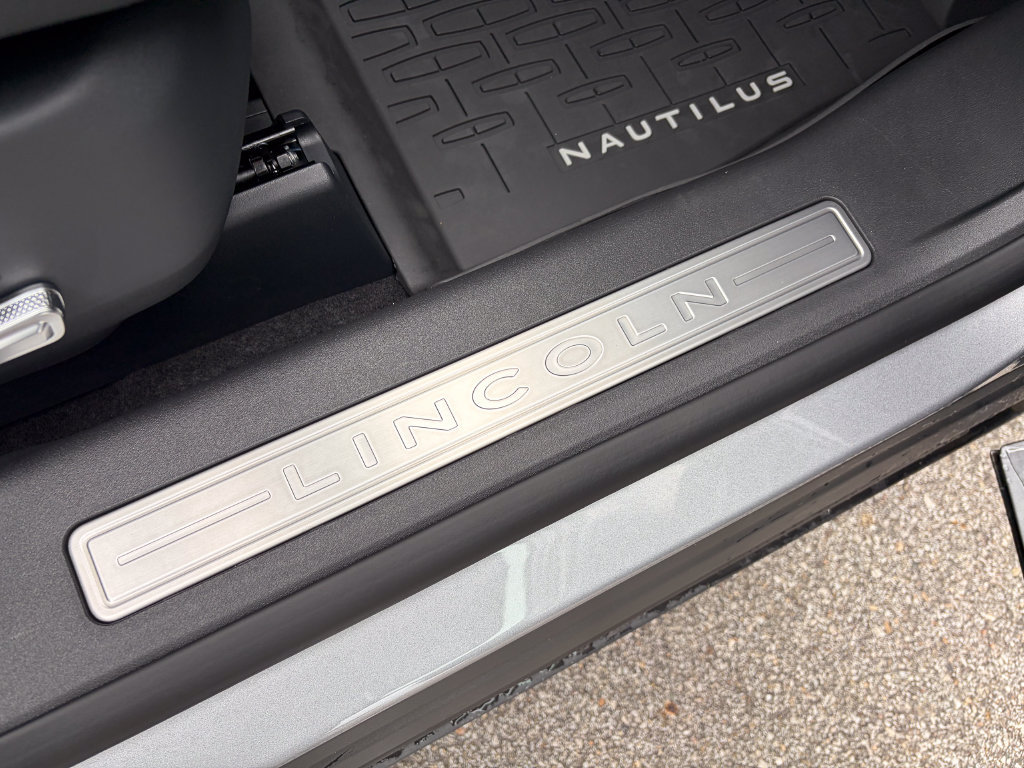 New 2026 Lincoln Nautilus Reserve AWD/4WD image 34