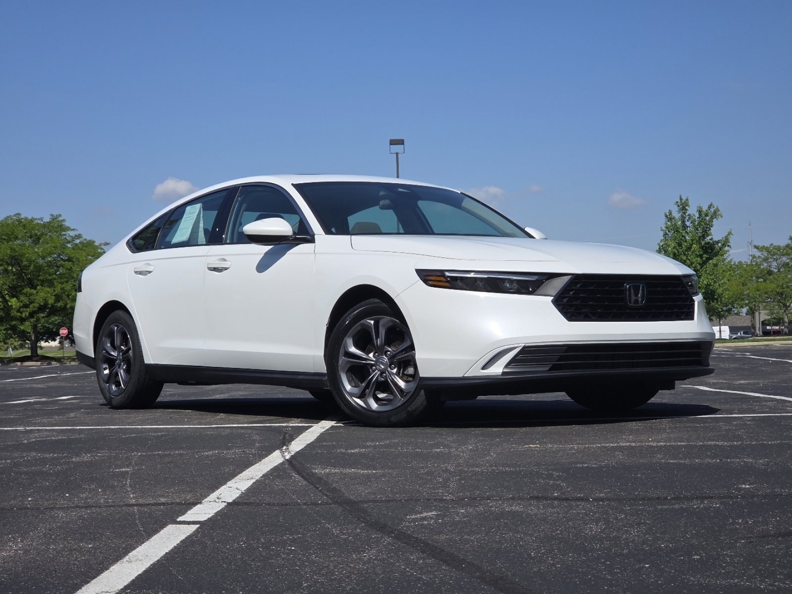 Used 2023 Honda Accord EX image 2