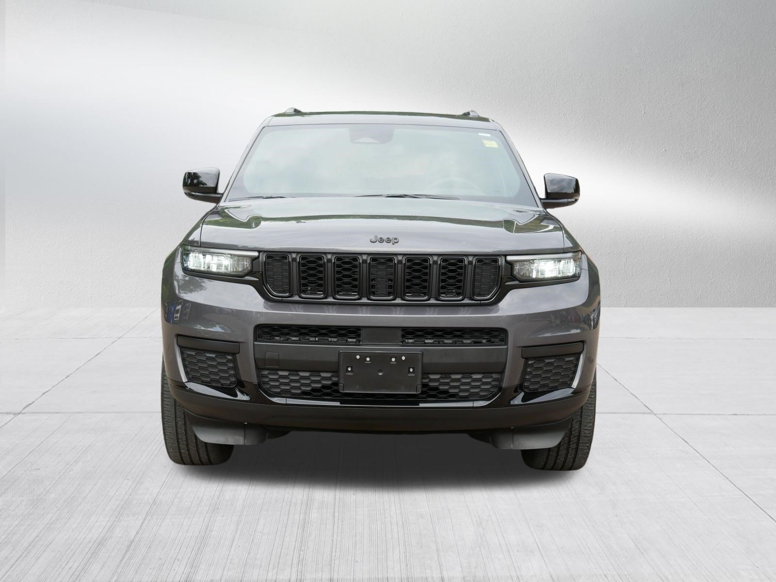 Used 2023 Jeep Grand Cherokee L Laredo AWD/4WD image 2