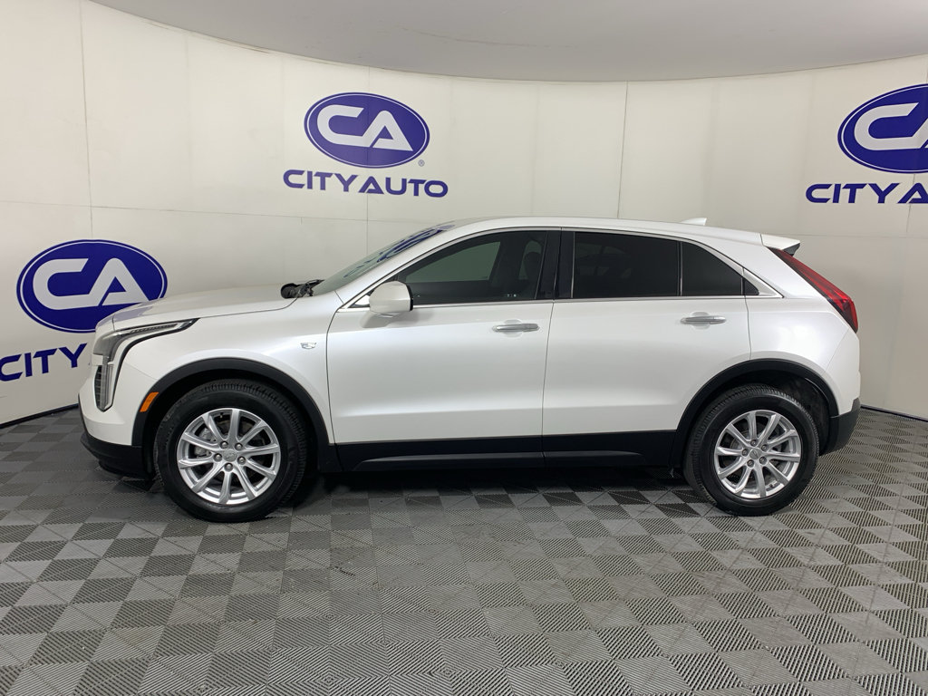 Used 2021 Cadillac XT4 Luxury w/ Cold Weather Package FWD image 6