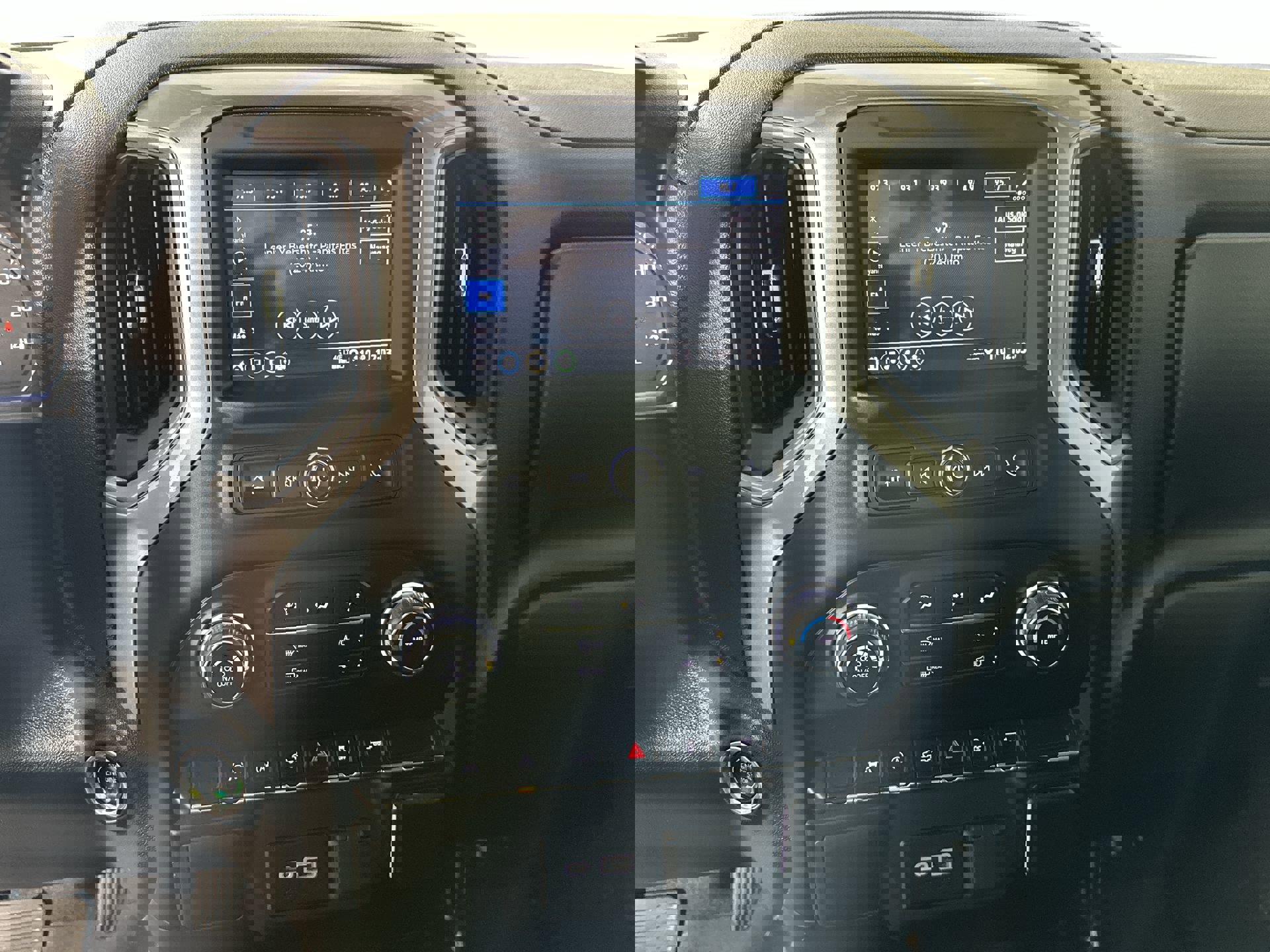 Used 2022 Chevrolet Silverado 1500 Custom image 25