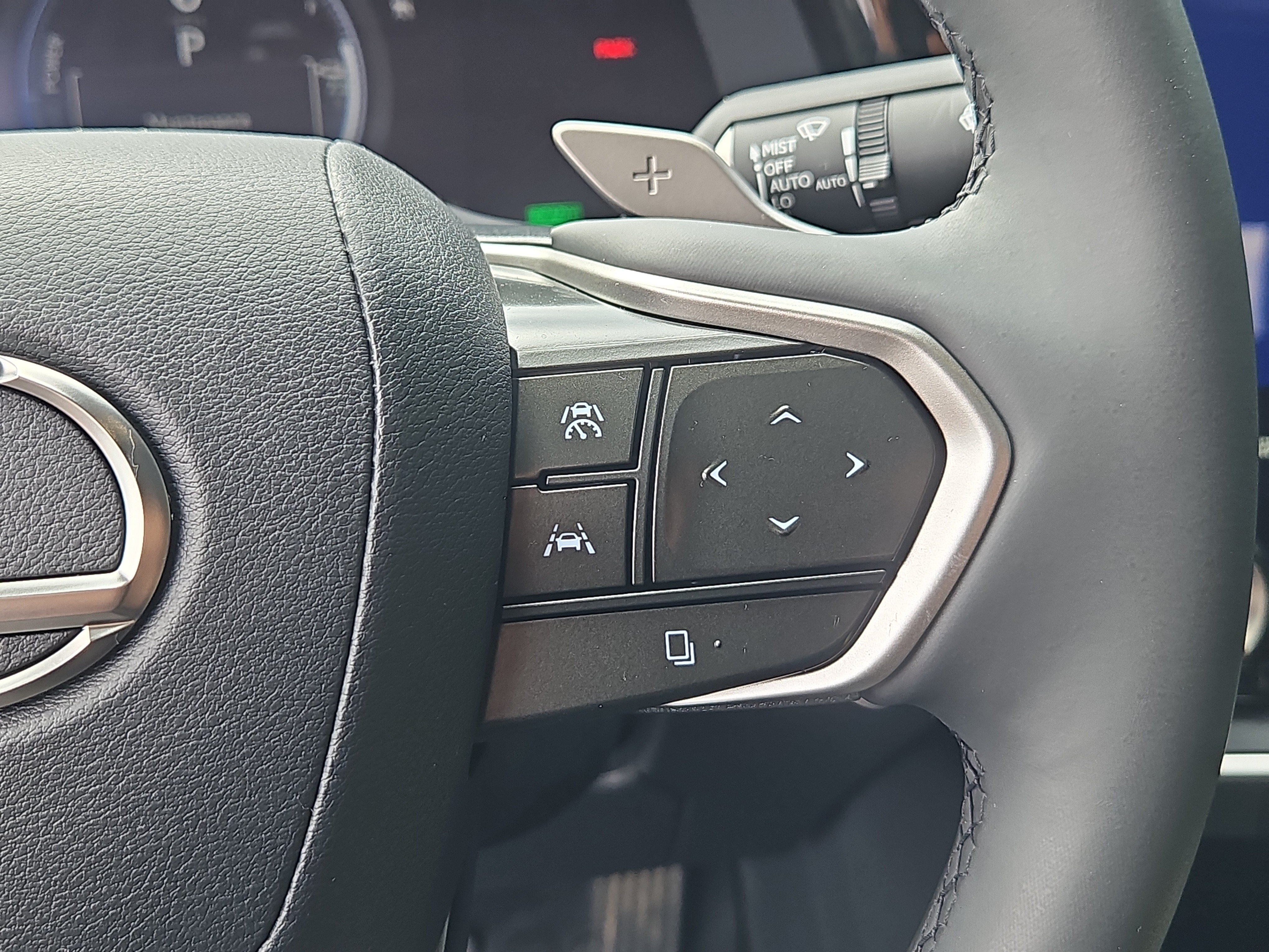 Used 2025 Lexus RZ 450e w/ Technology Package AWD/4WD image 20