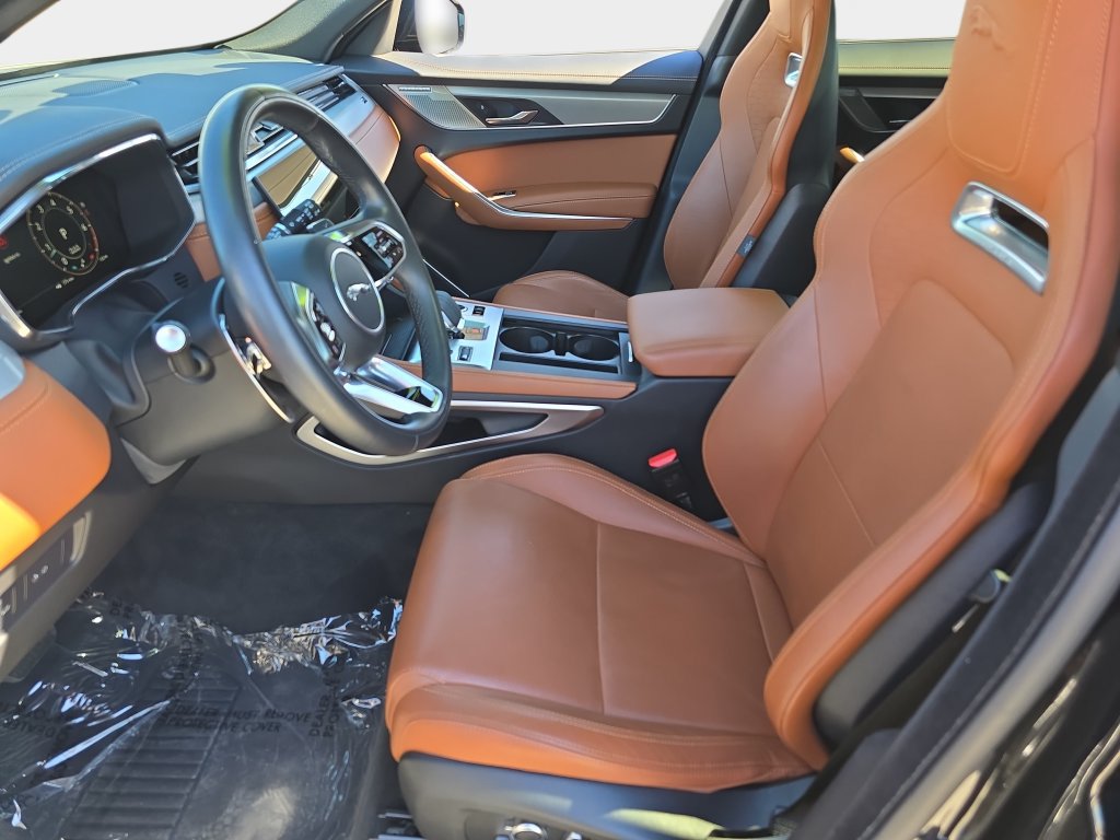 Certified 2025 Jaguar F-PACE R-Dynamic S AWD/4WD image 15