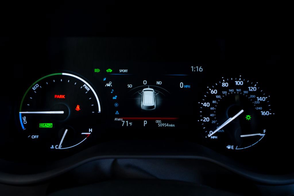 Used 2025 Toyota Sienna XLE image 33