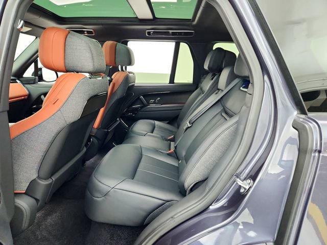 Certified 2025 Land Rover Range Rover SV image 25