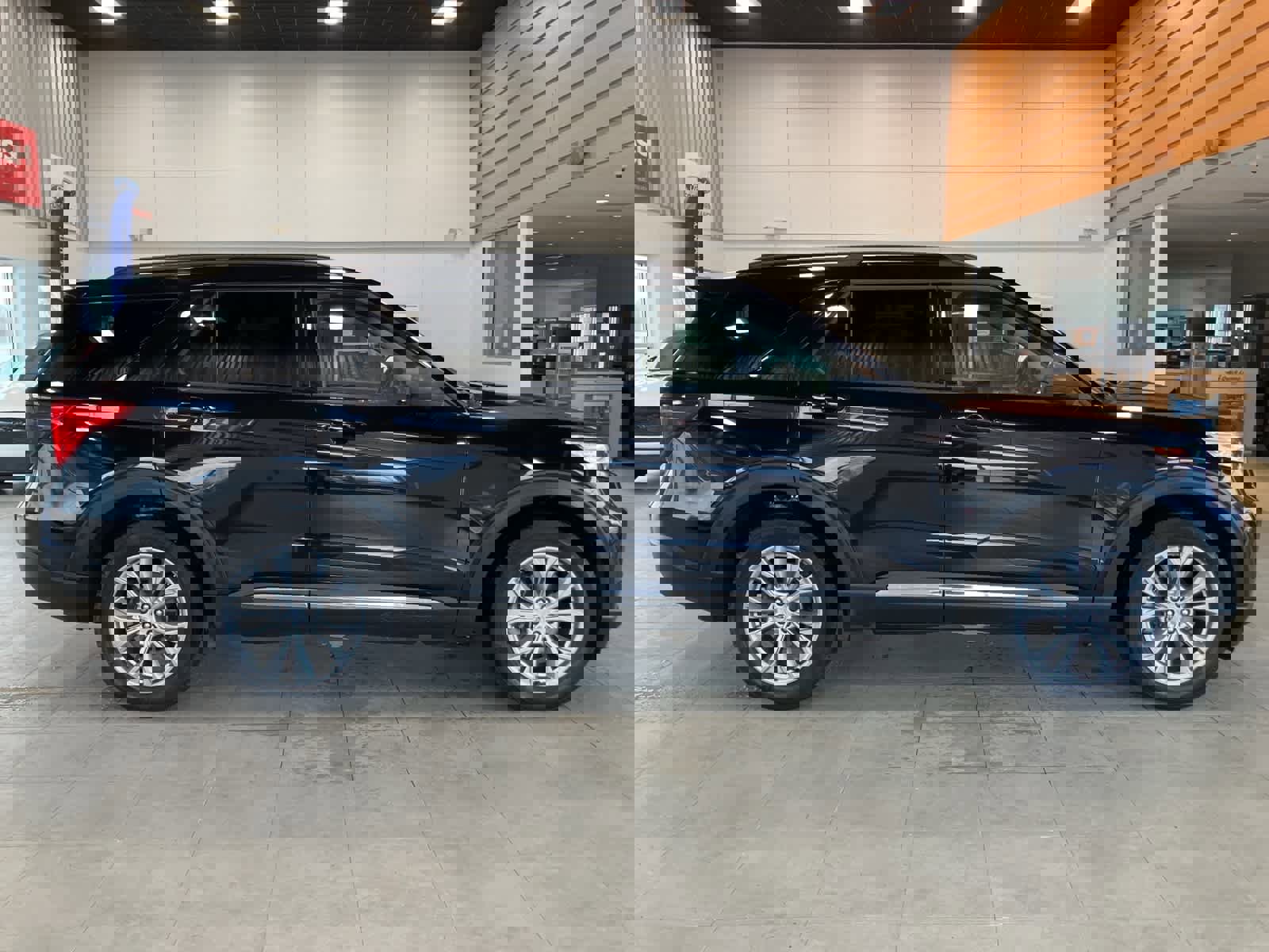 Certified 2023 Ford Explorer XLT w/ Equipment Group 202A image 4