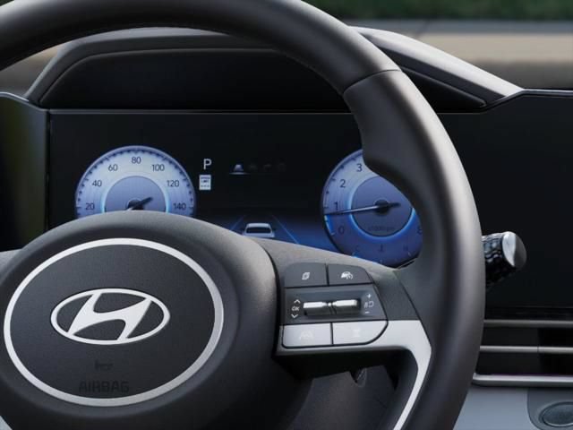 Used 2025 Hyundai Elantra Limited FWD image 16