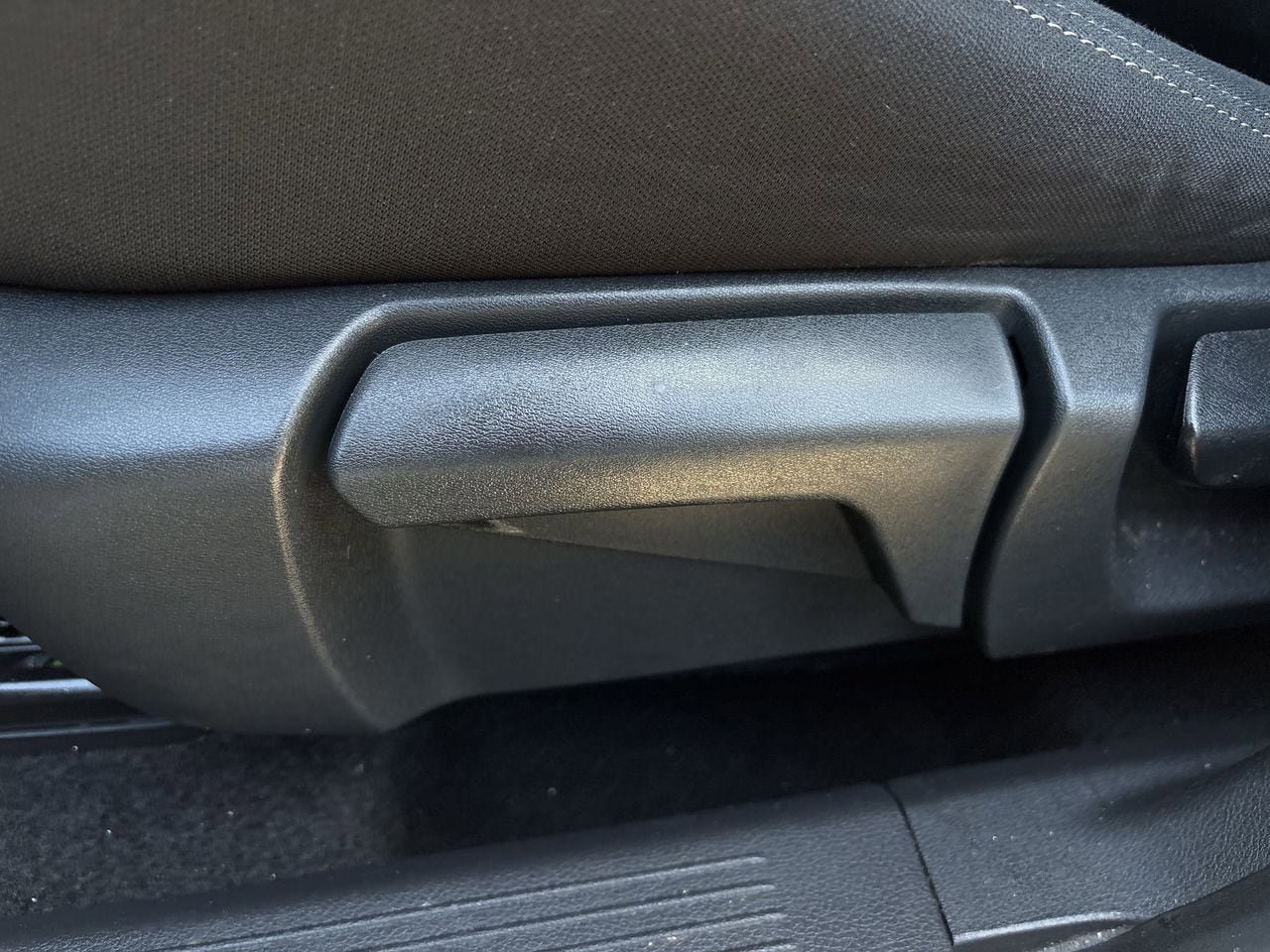 Used 2023 Nissan Rogue S FWD image 26