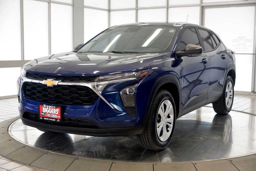 Used 2024 Chevrolet Trax LS image 4