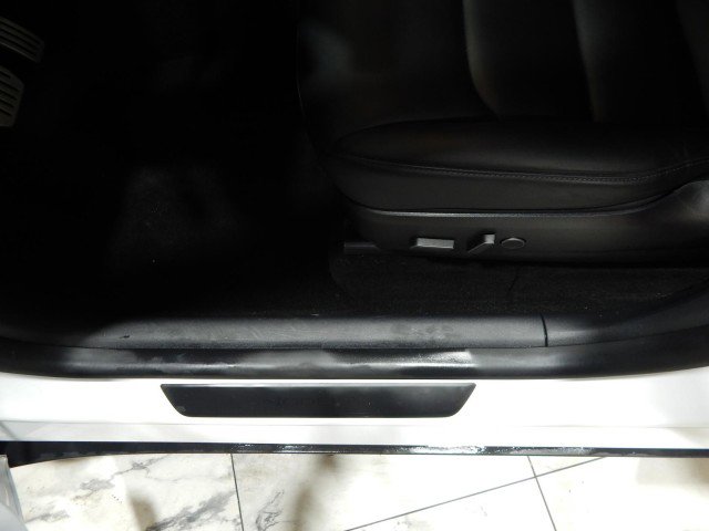 Used 2021 Tesla Model Y Performance image 14