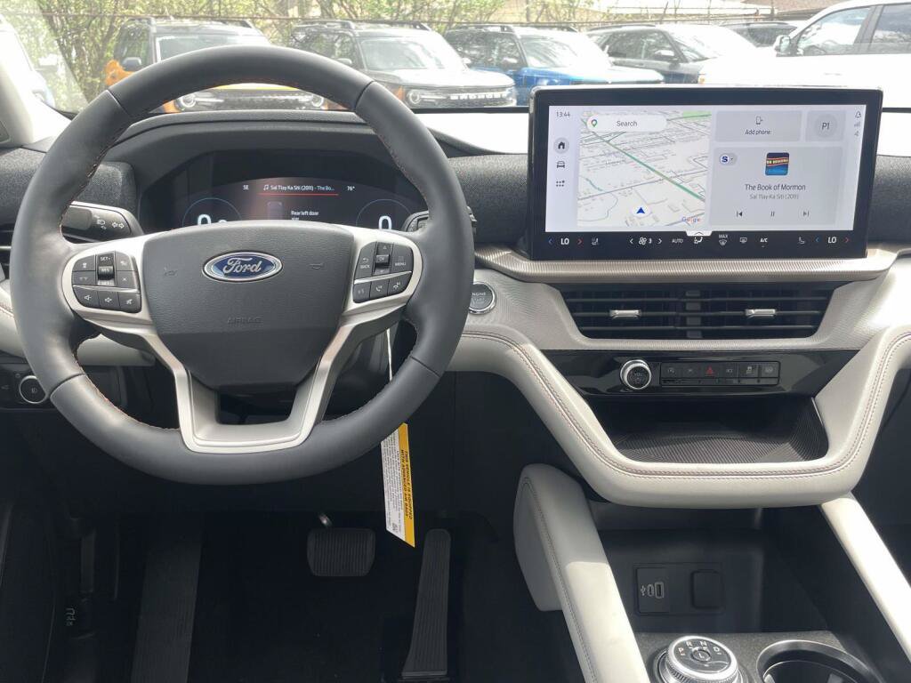 New 2026 Ford Explorer Active w/ Active Comfort Package AWD/4WD image 2