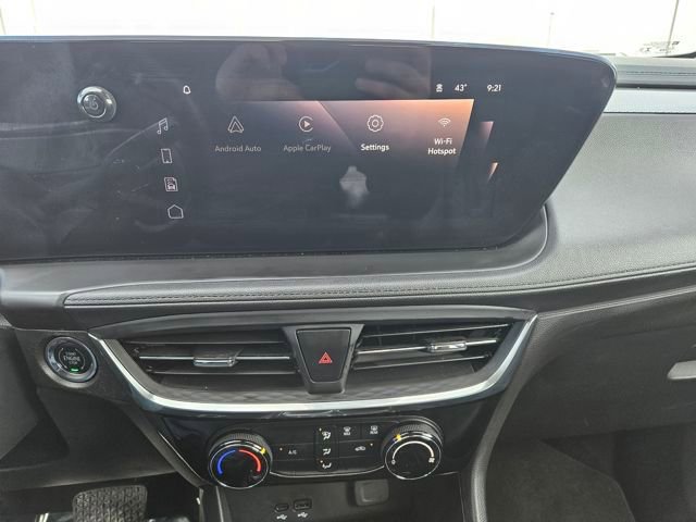 Used 2024 Buick Encore GX Sport Touring image 18