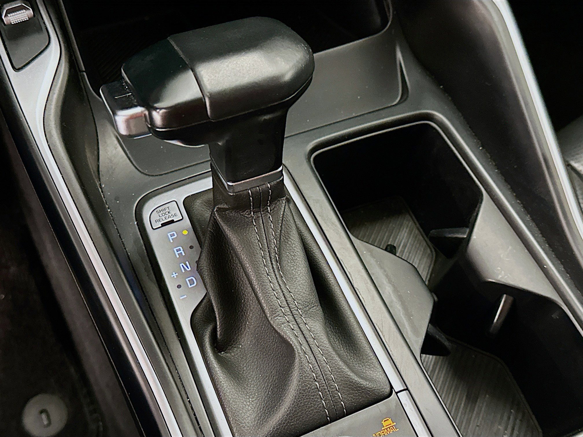 Used 2024 Kia Sorento S image 25