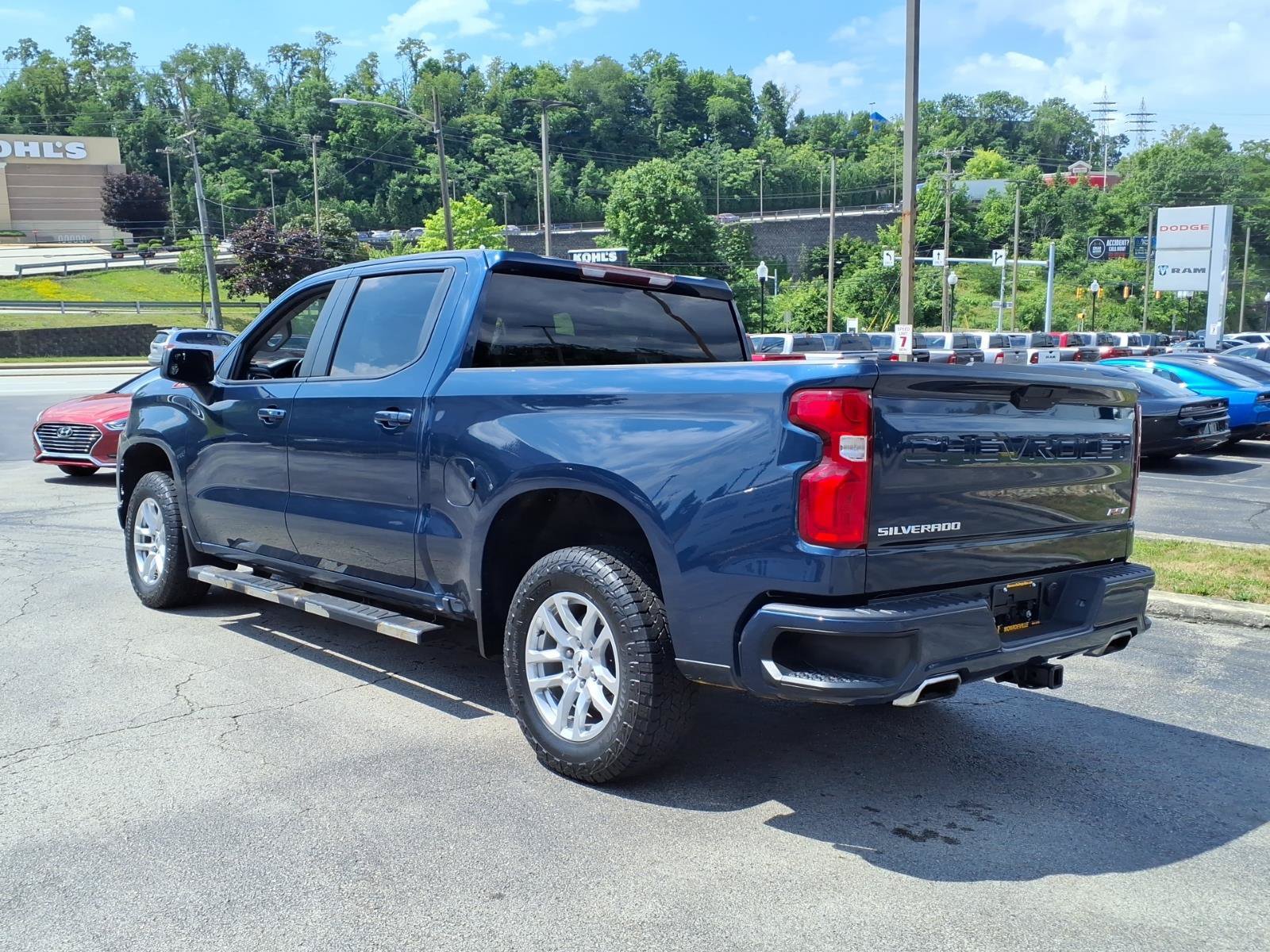 Used 2021 Chevrolet Silverado 1500 RST AWD/4WD image 3