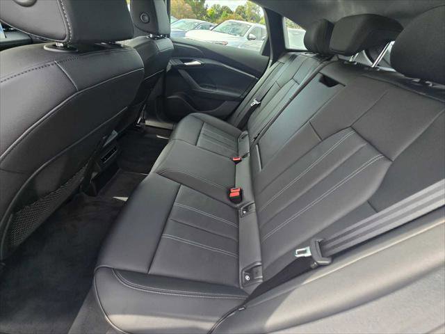 New 2025 Audi A6 e-tron Premium AWD/4WD image 17