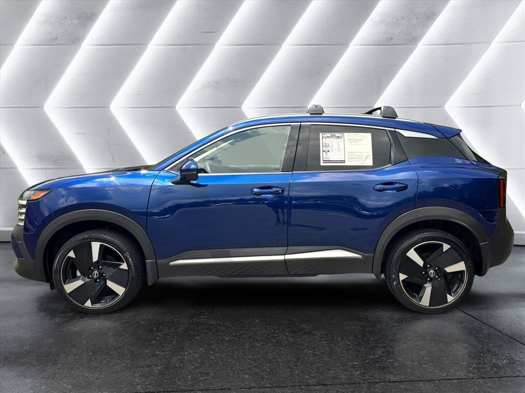 Used 2025 Nissan Kicks SR FWD image 2