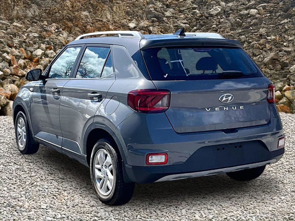 Used 2020 Hyundai Venue SEL image 10