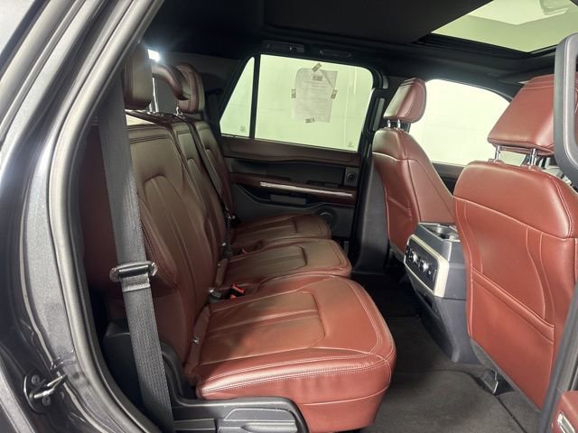 Used 2024 Ford Expedition Limited image 18