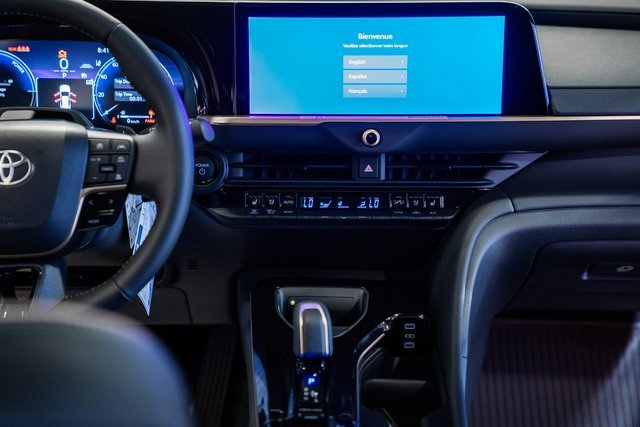 New 2026 Toyota Crown Signia image 22