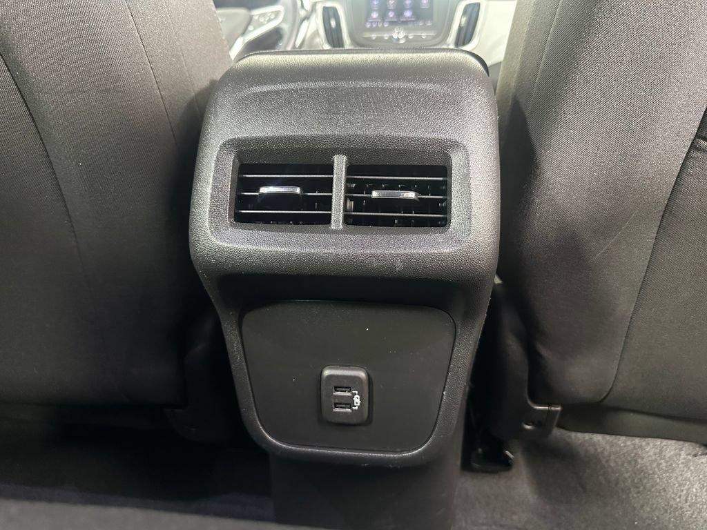 Used 2023 Chevrolet Equinox LT w/ Driver Convenience Package FWD image 29