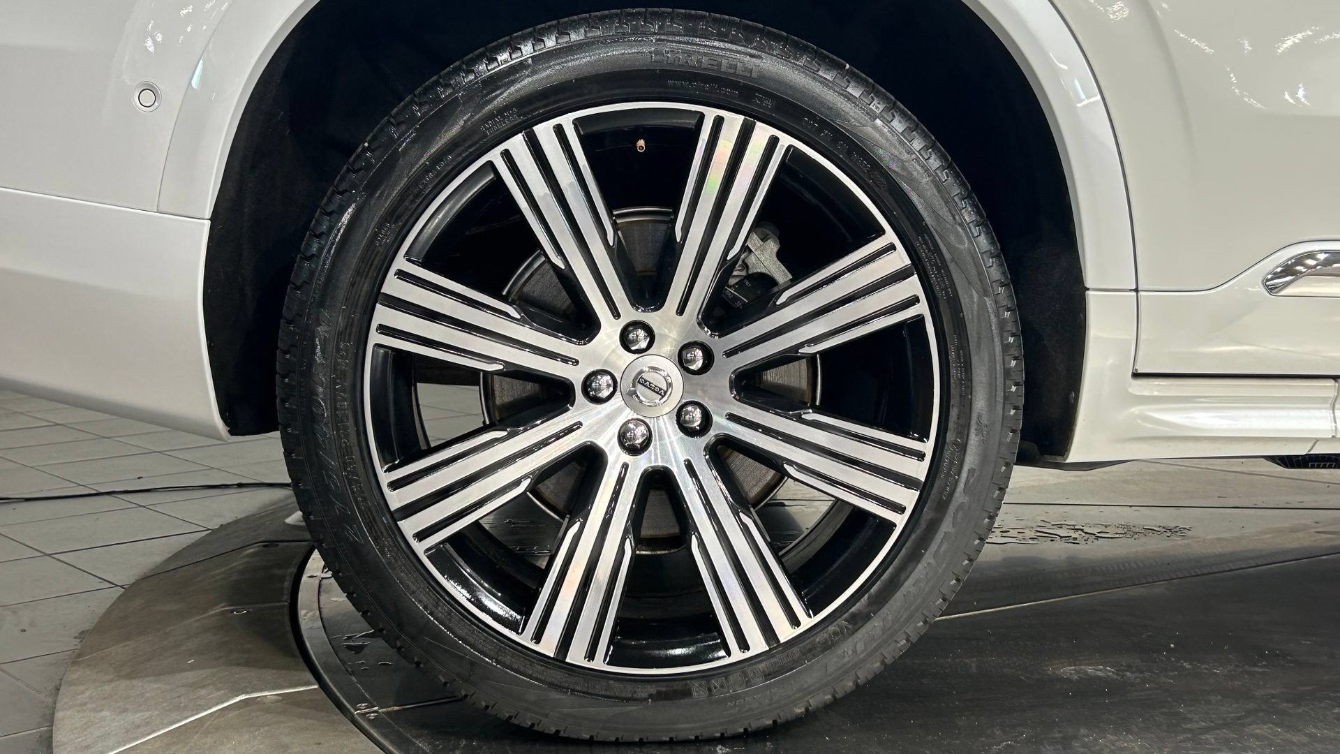 Used 2023 Volvo XC90 B6 Ultimate w/ Protection Package Premier AWD/4WD image 22