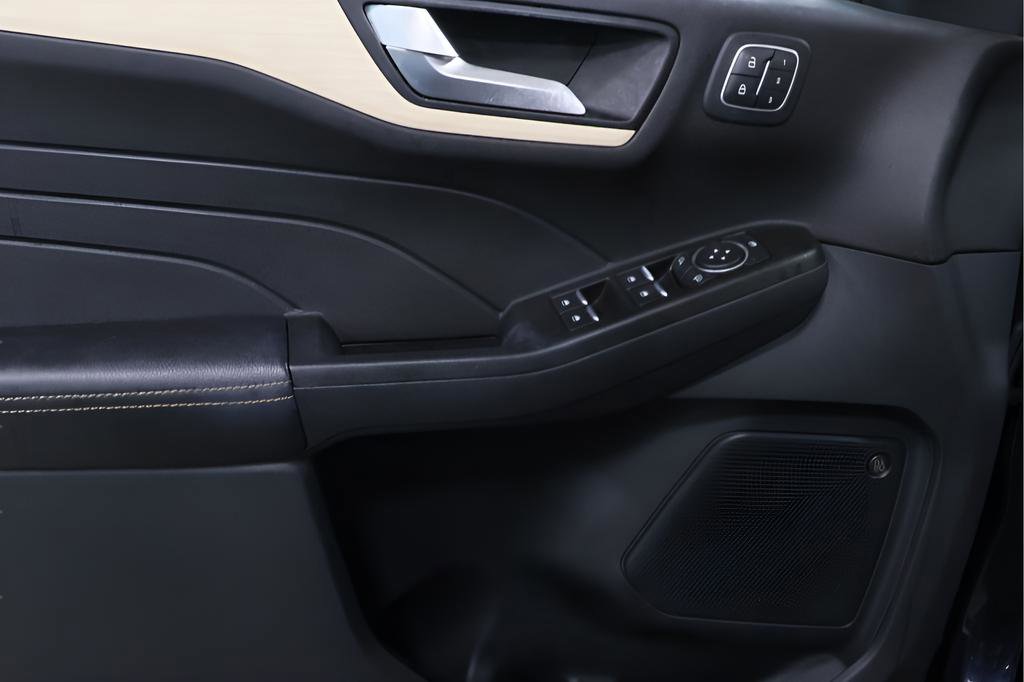 Used 2021 Ford Escape Titanium w/ Titanium Elite Package image 24