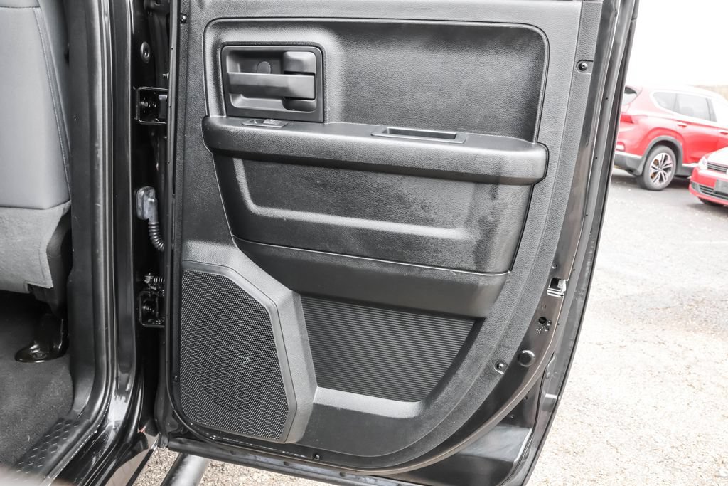 Used 2017 RAM 1500 Express w/ Black Ram 1500 Express Group AWD/4WD image 33