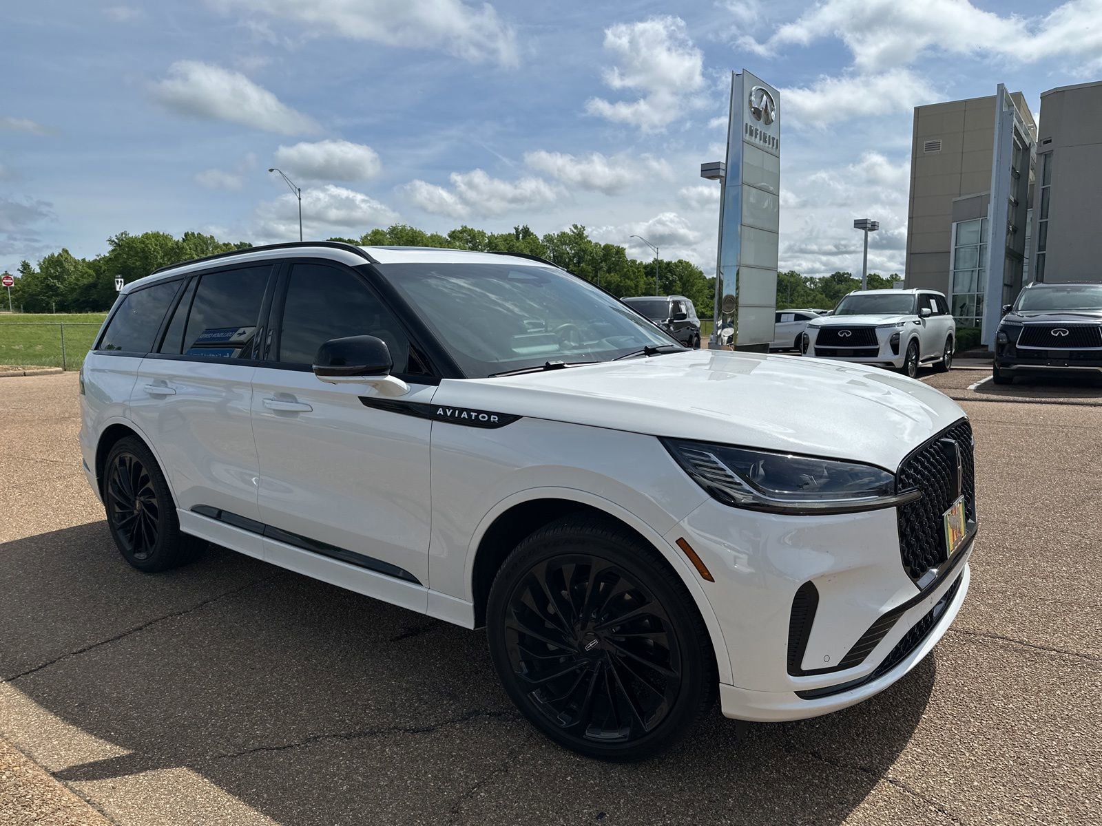 Used 2025 Lincoln Aviator Reserve w/ Luxury Package RWD image 5